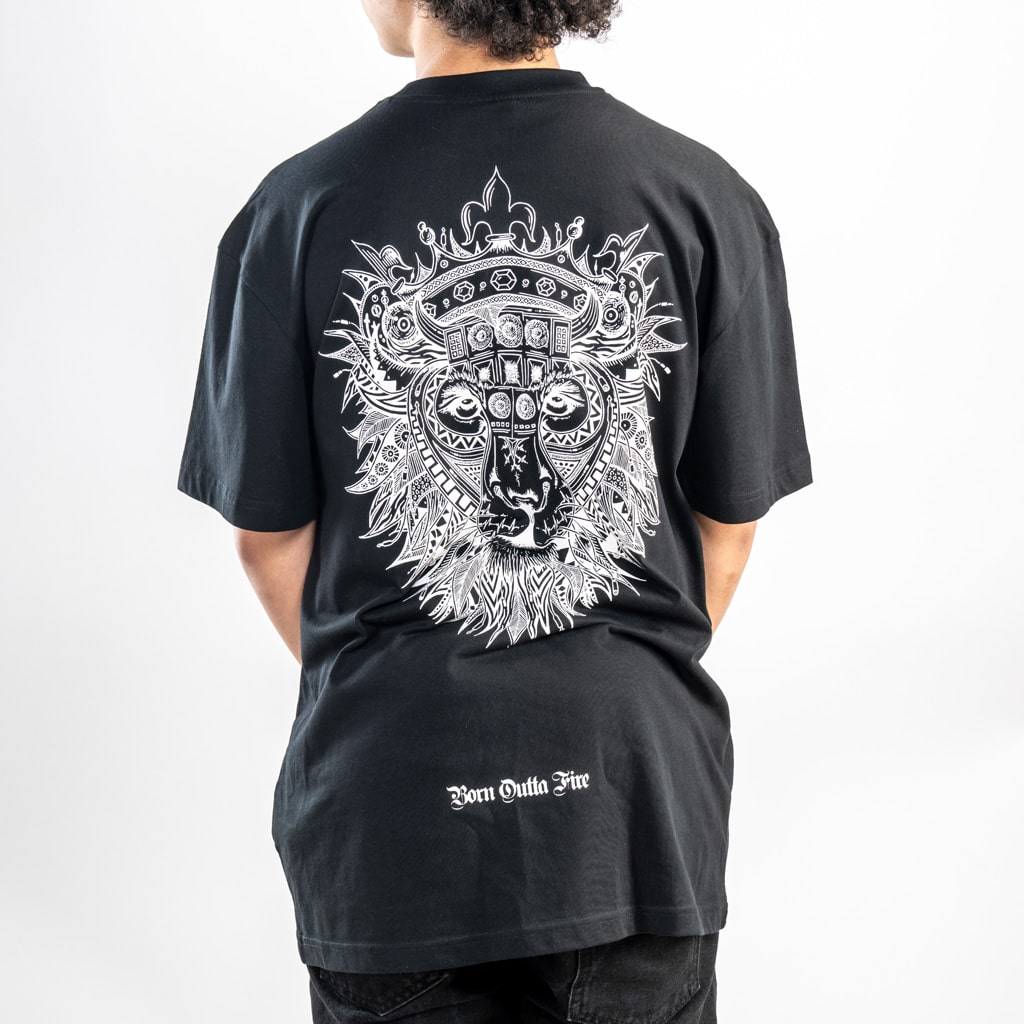 Regal Kind Design on back of this oversized streetwear t shirt