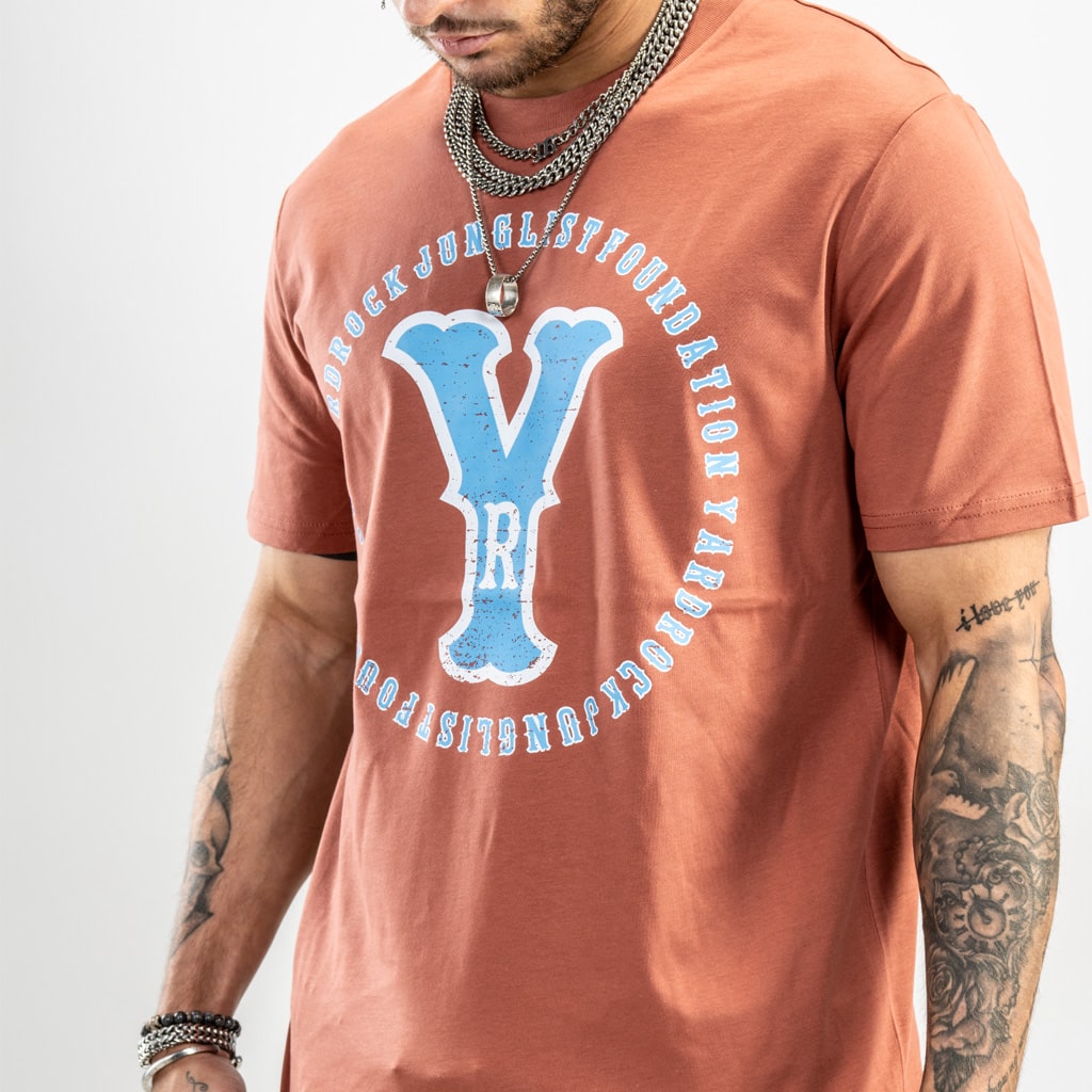 distressed look jungle design rust t shirt